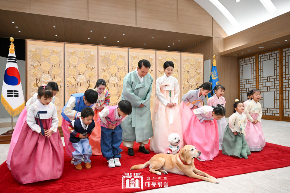 윤석열 대통령이 김건희 여사와 함께 추석인사를 전했다.(사진=대통령실)