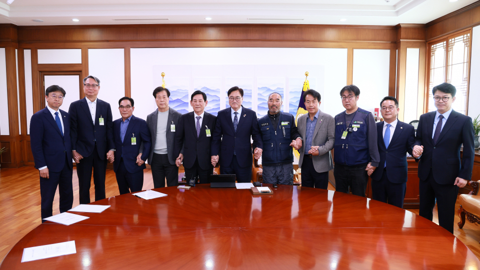우원식 국회의장이 중재한 콘크리트(사진=대한민국 국회)