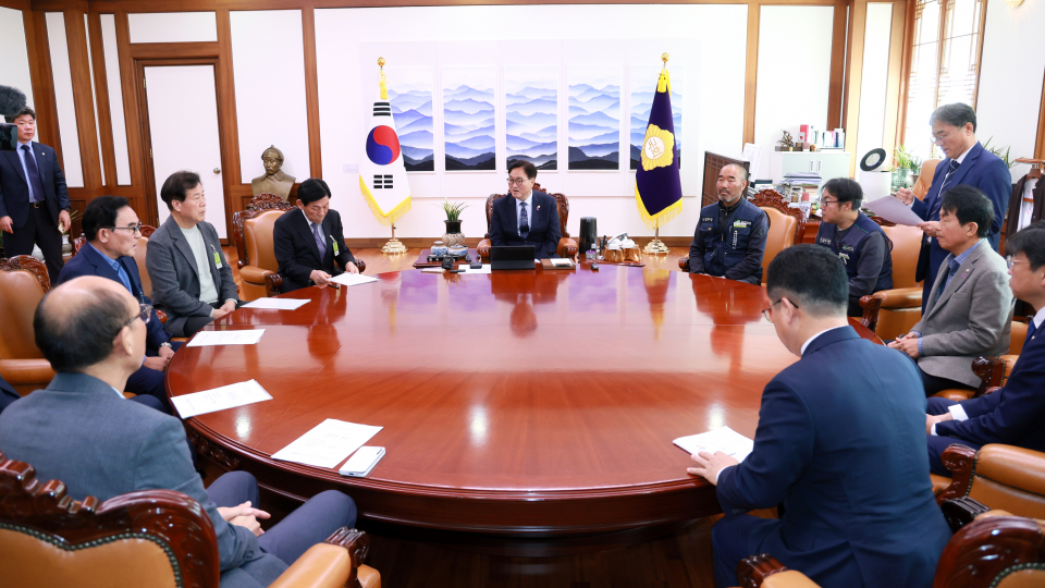 우원식 국회의장 중재로 (사진=대한민국 국회)