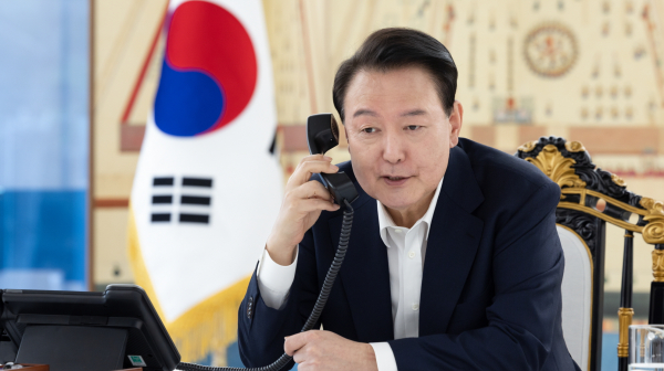 도널드 트럼프 미국 대통령 당선인과 전화 통화를 한 윤석열 대통령(사진=연합뉴스)