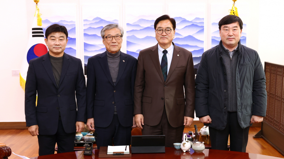 5.18 기념재단 인사들과 접견한 '우원식' 국회의장(사진=대한민국 국회)