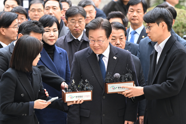 25일 위증교사 사건으로 서울중앙지법에 출석한 이재명 대표(사진=연합뉴스)