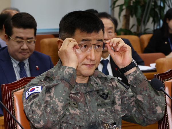 5일 국회 국방위원회 현안질의에서 답변하는 前 계엄사령관 박안수 육군참모총장(사진=연합뉴스)