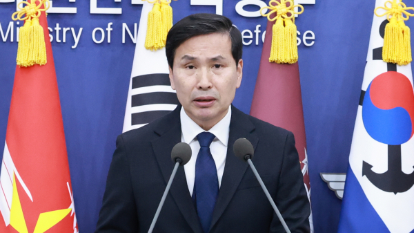 6일 국방부에서 브리핑을 진행한 김선호 국방부 장관 직무대행(사진=연합뉴스)