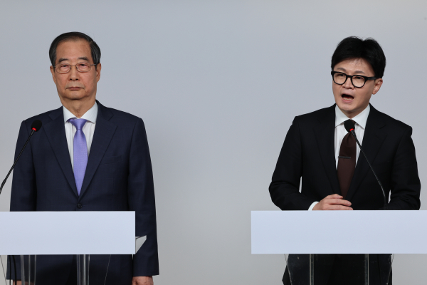 8일 대국민담화를 발표한 한덕수 국무총리(좌)와 한동훈 국민의힘 대표(우) (사진=연합뉴스)