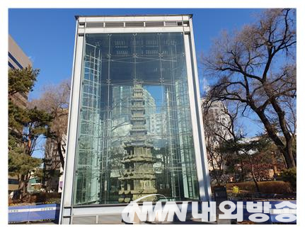 탑골공원 내 국보 원각사지 10층 석탑 전경. (사진=전기복 기자)