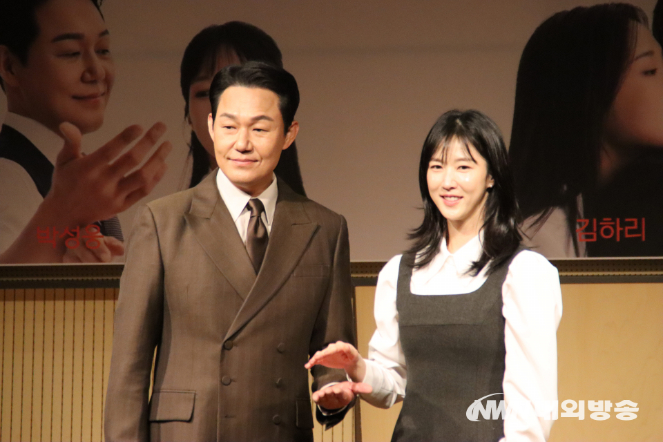 (왼쪽부터) 박성웅-이수경. (사진=임동현 기자)