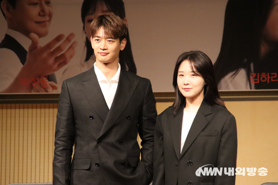 (왼쪽부터) 최민호-김하리. (사진=임동현 기자)